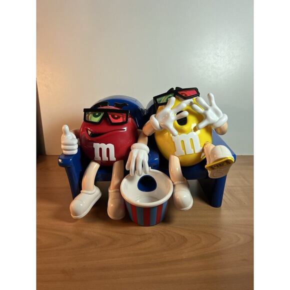 M&M's Candy Dispenser Limited Edition "At The Movie" 3D with Popcorn Bucket - Picture 1 of 13